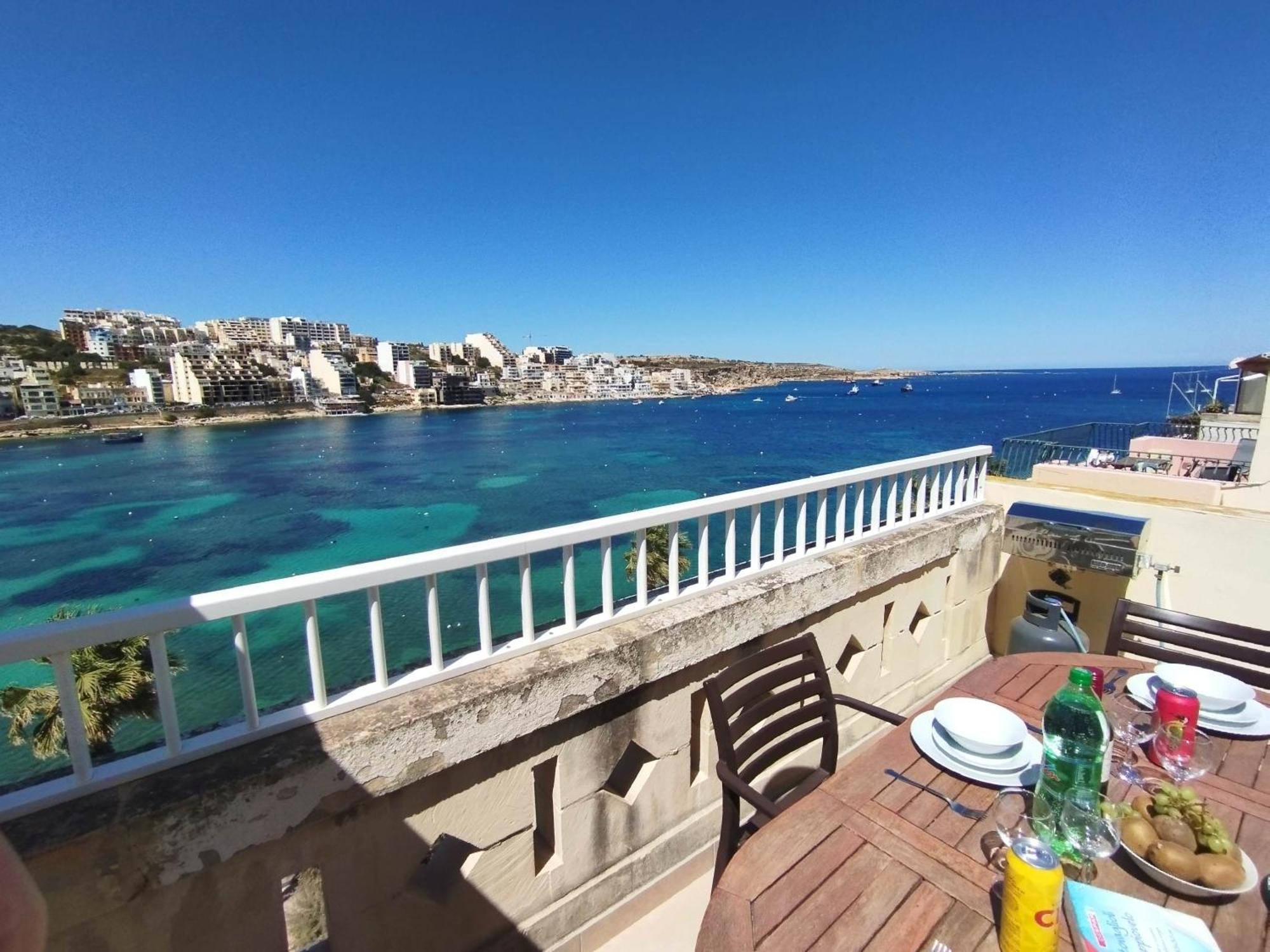 Apartamento Blue Harbour Seafront Penthouse With Large Terrace With Panoramic Sea Views - By Getawaysmalta Bahía de San Pablo Exterior foto